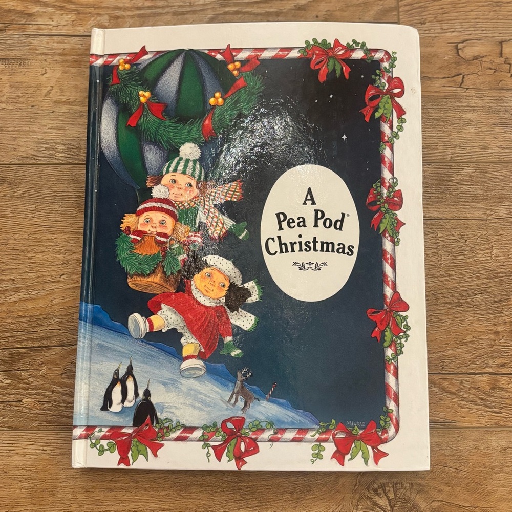 Book: A Pea Pod' Christmas Book Copyright 1988 Hardcover Popup